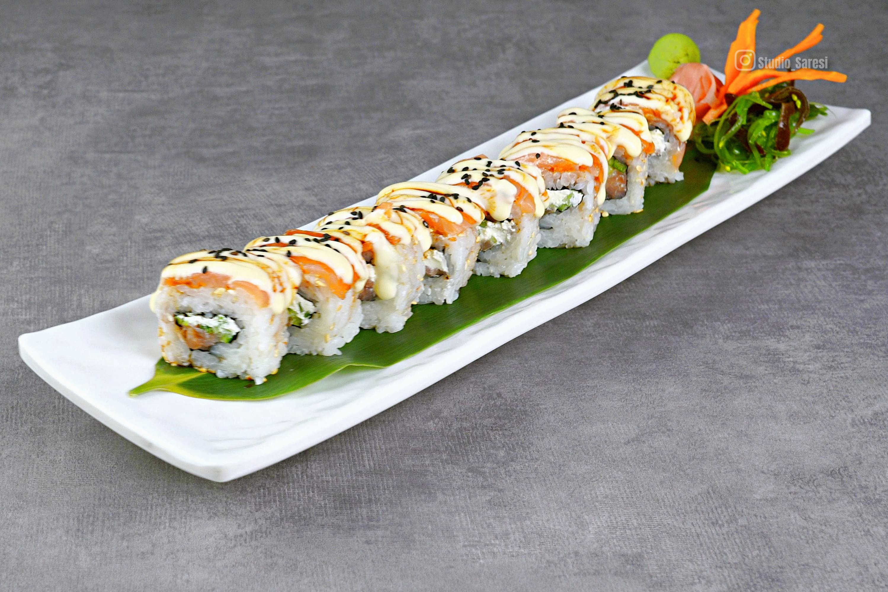 Sesame Smoked Salmon Roll